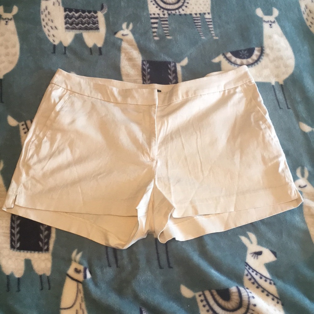 NWOT H&M Beige Shorts